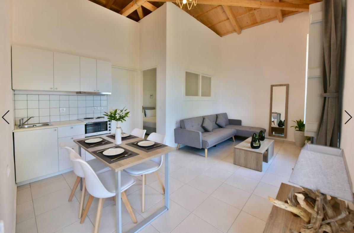 Appartamento Douskos Beach House Hydra  Esterno foto